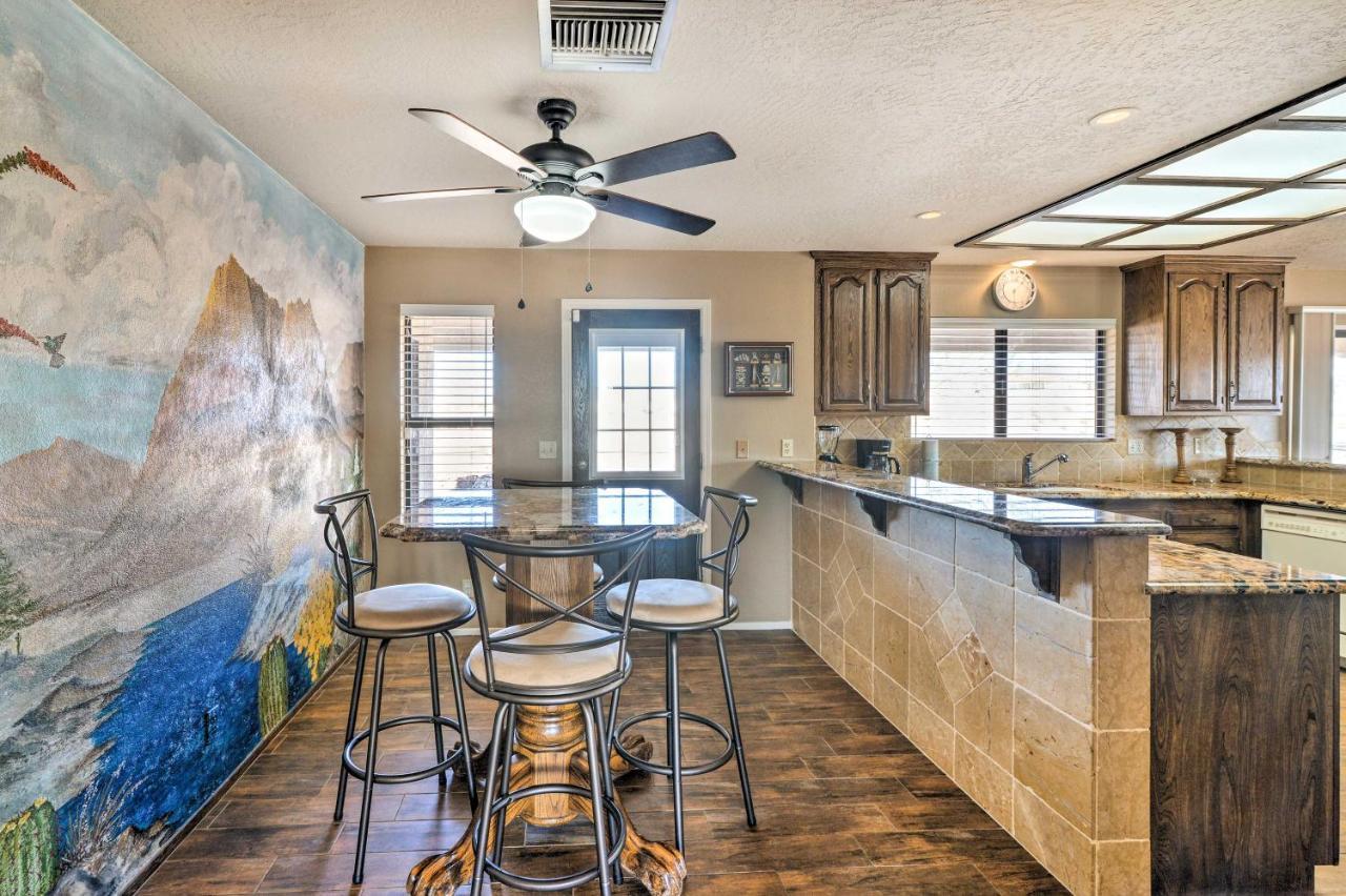 Bullhead City Home With Private Pool, Hot Tub And View Exterior photo