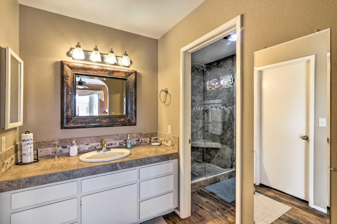 Bullhead City Home With Private Pool, Hot Tub And View Exterior photo